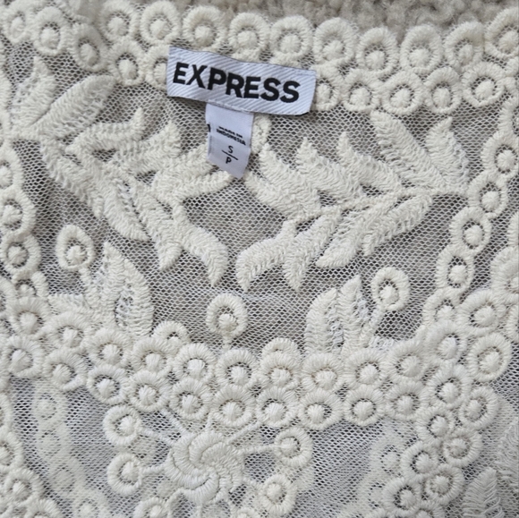 Express Cream Sheer Lace Top Size Small - Picture 3 of 4